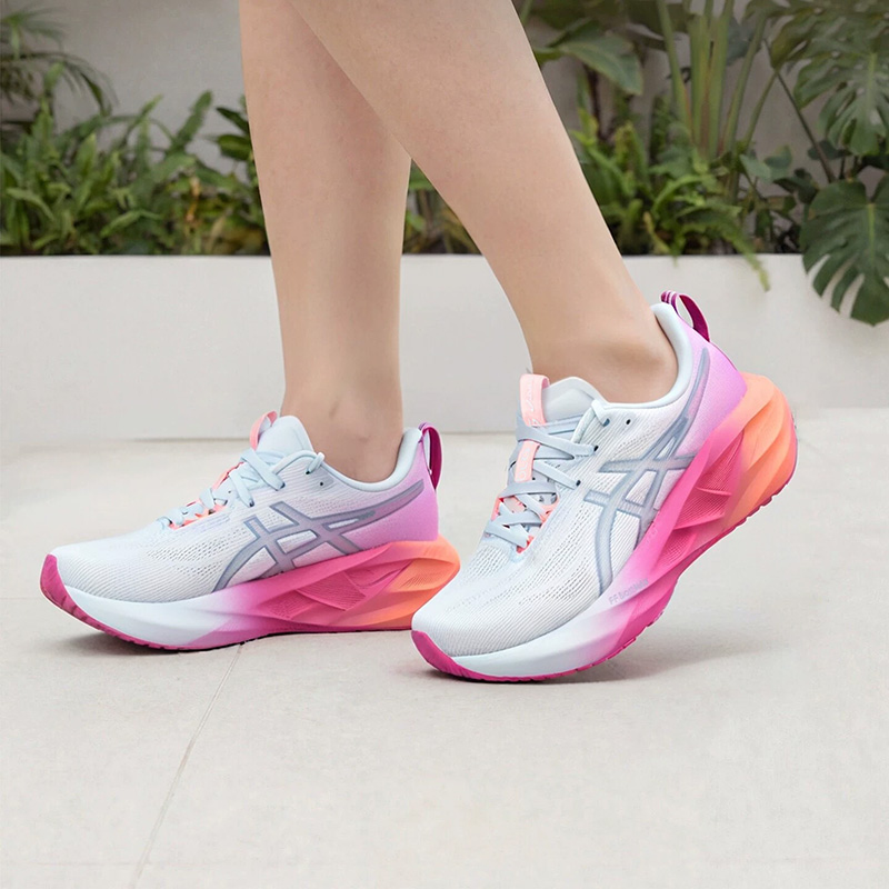 Women Shoes Hong Kong - Женские кроссовки Asics NOVABLAST 5 белые