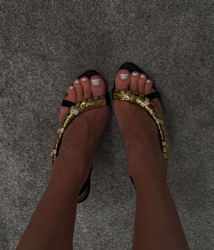 Сексуальные кожаные босоножки  – обзор и цена Gold Chain Sandal