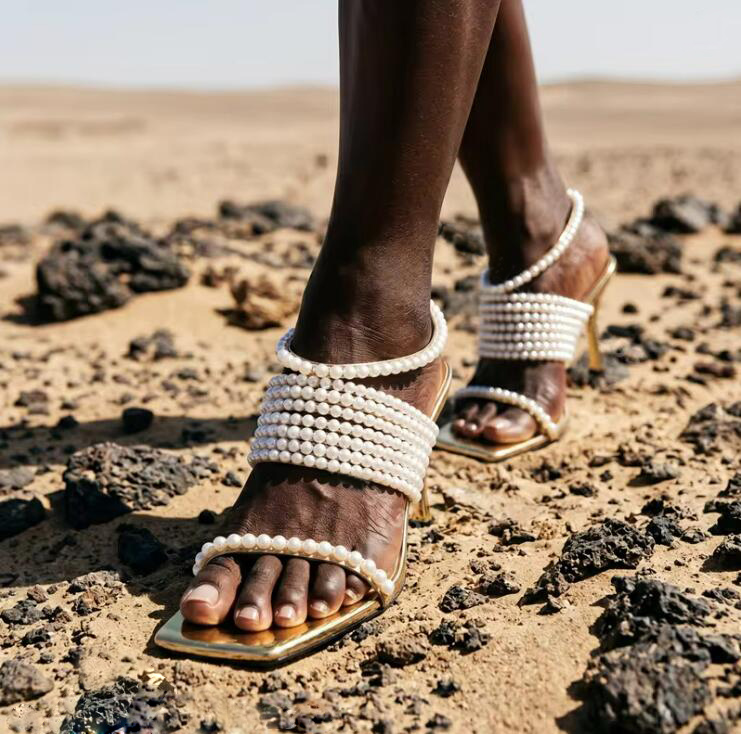 Блестящие босоножки с жемчужны – обзор и цена Gold Chain Sandal